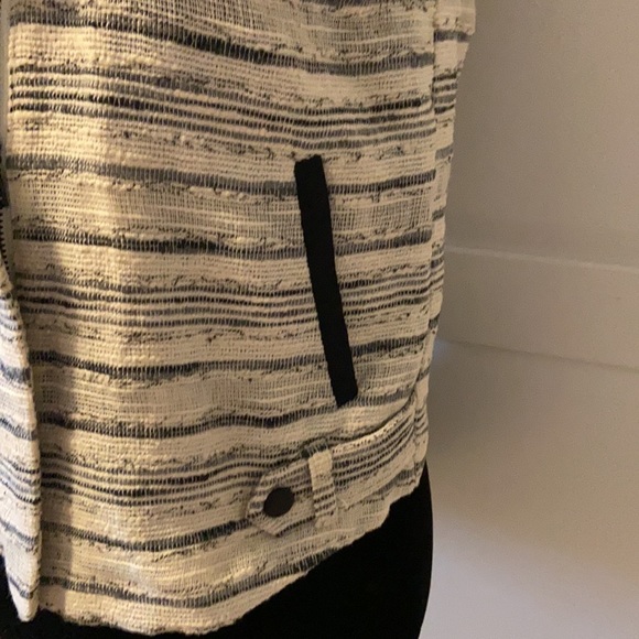 NWOT Bcbg Vest - Picture 4 of 5